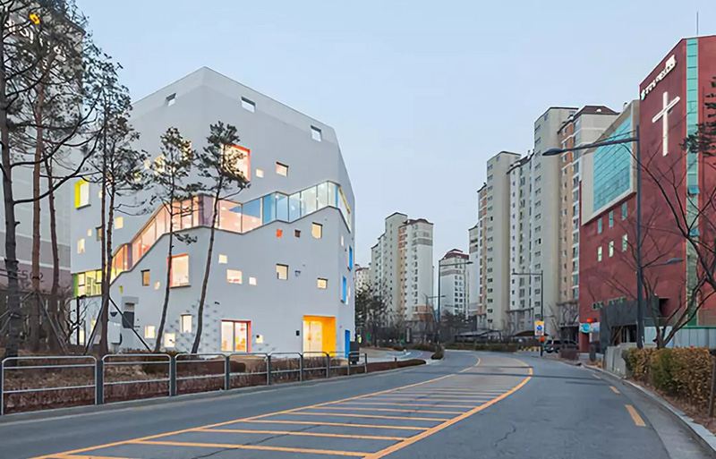 金石裝飾為您淺析幼兒園設(shè)計(jì)的要點(diǎn)詳解！